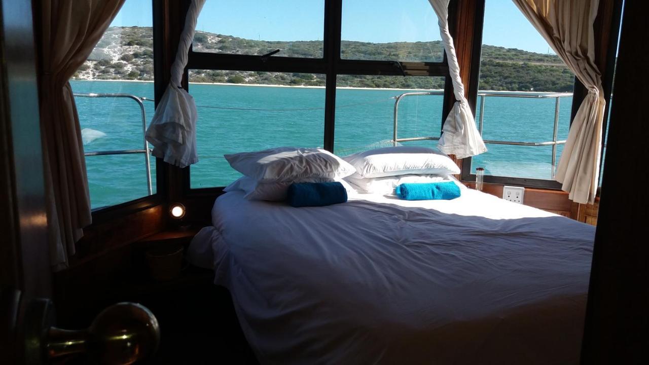 Kraalbaai Lifestyle House Boats Hotel Langebaan Exterior photo