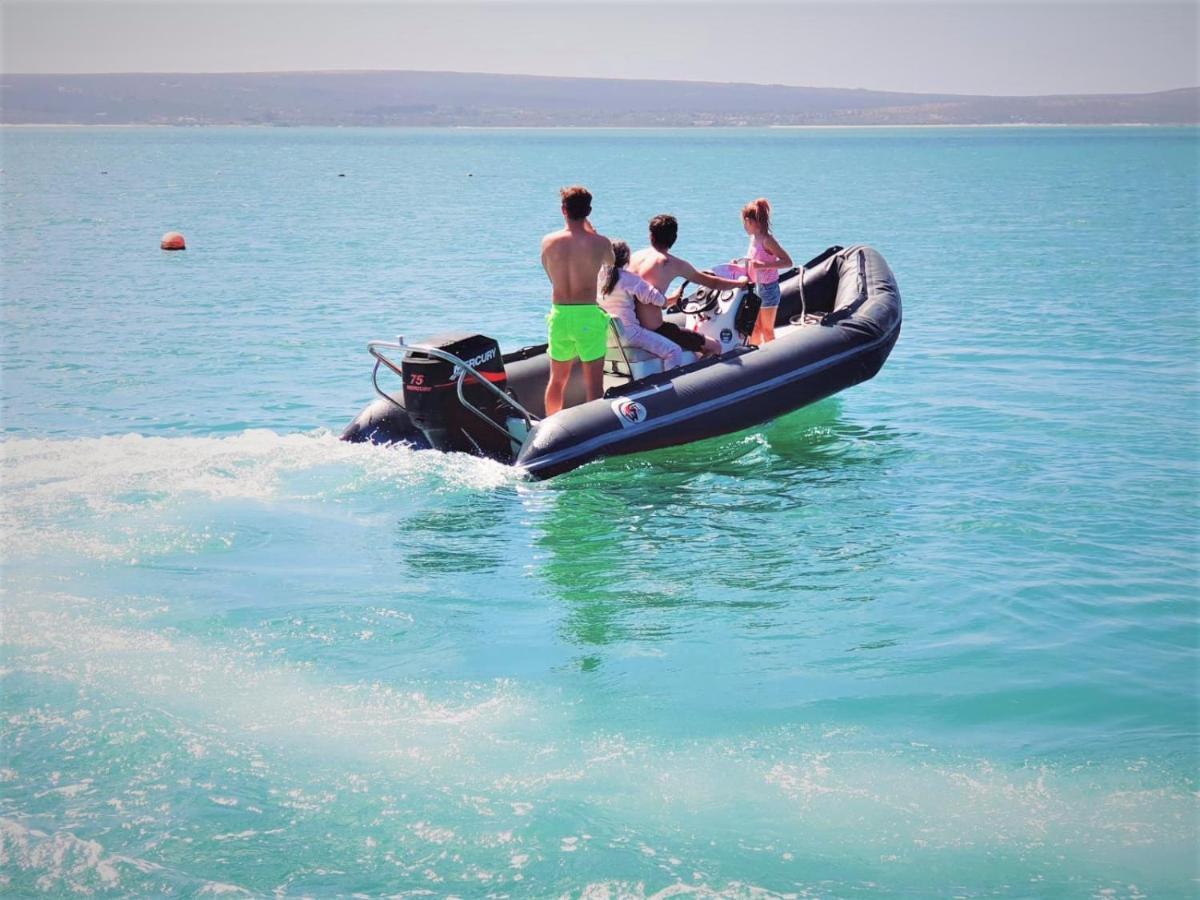 Kraalbaai Lifestyle House Boats Hotel Langebaan Exterior photo