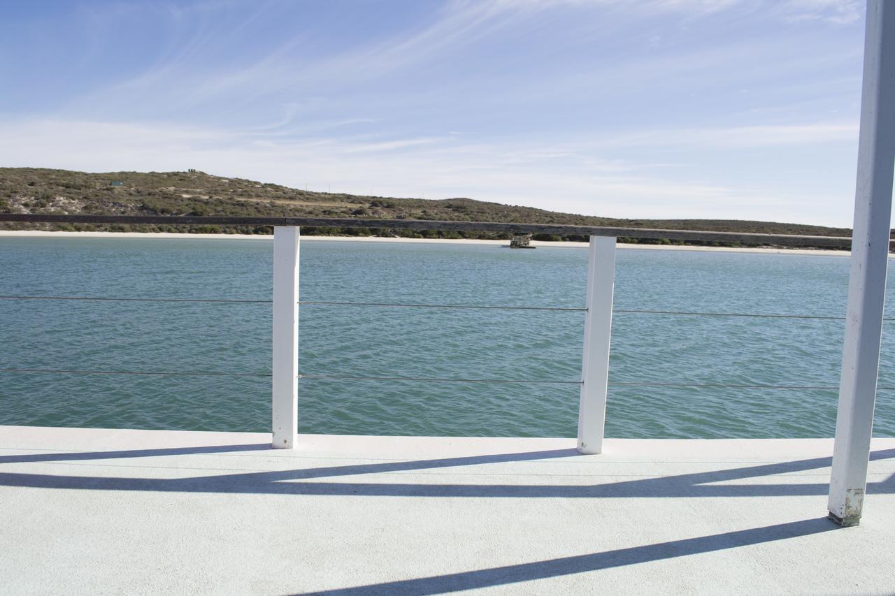 Kraalbaai Lifestyle House Boats Hotel Langebaan Exterior photo