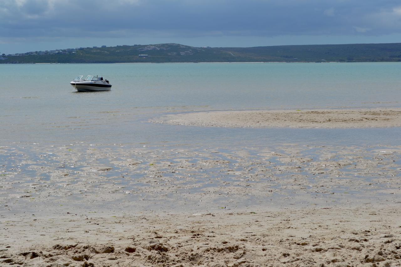 Kraalbaai Lifestyle House Boats Hotel Langebaan Exterior photo